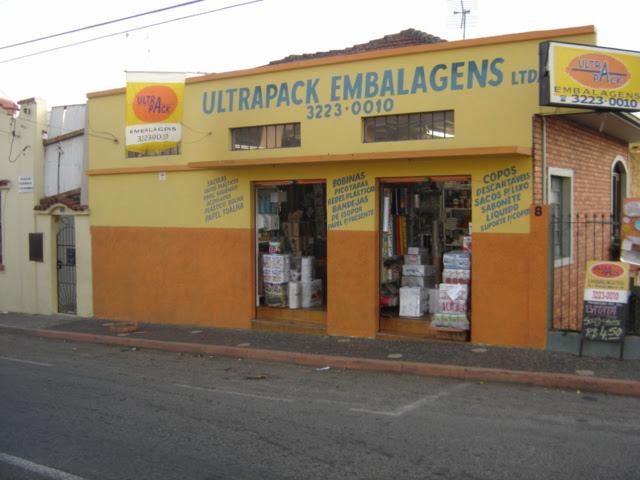 Fachada amarela da Ultrapack Embalagens Ltda.